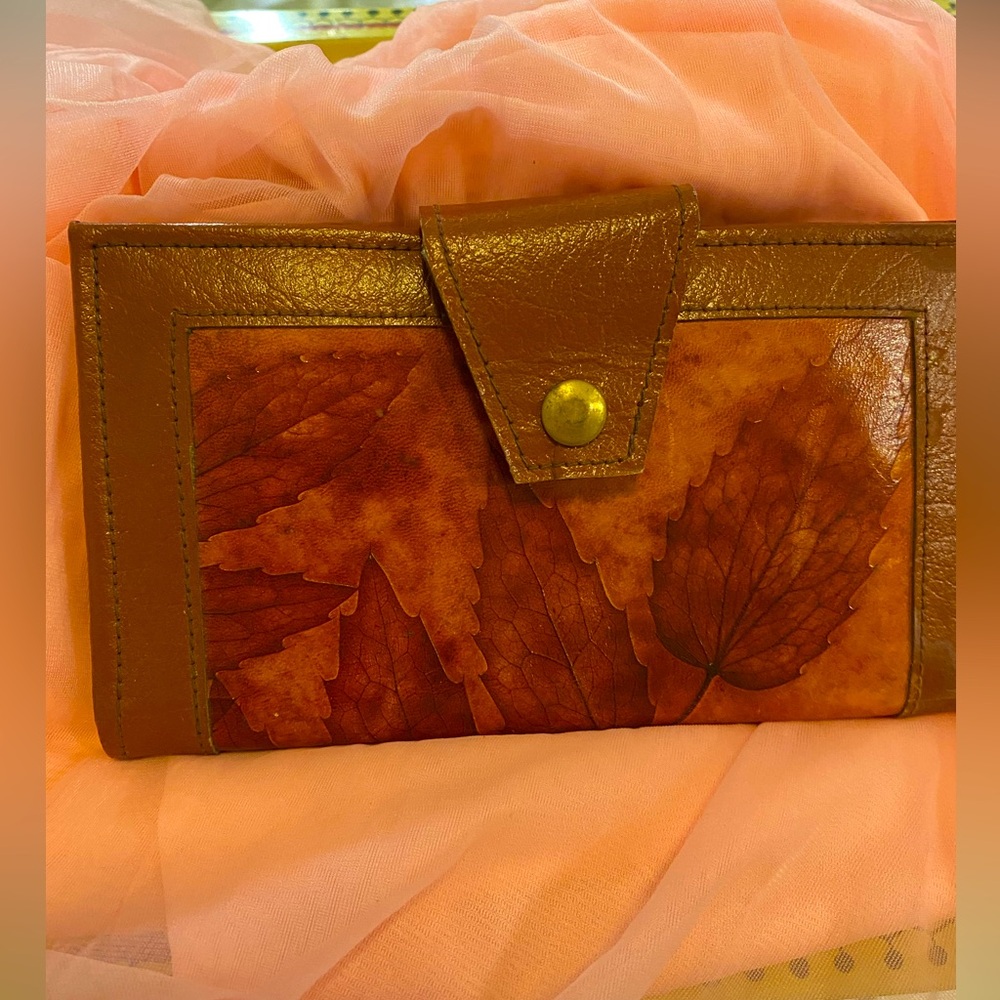 LEATHER AND SUEDE WALLET